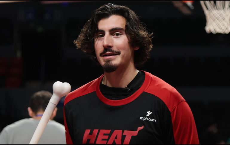 El basquetbolista de origen mexicano Jaime Jáquez Jr. durante el entrenamiento de su equipo Miami Heat. Agencia EL UNIVERSAL / Carlos Mejía