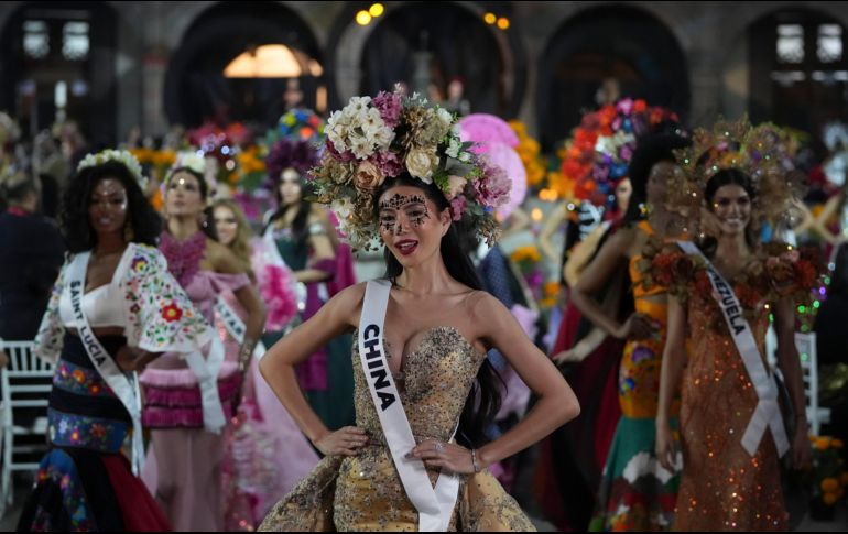 Miss China, Jia Qi, luce su atuendo en primer plano. AP/E. Verdugo