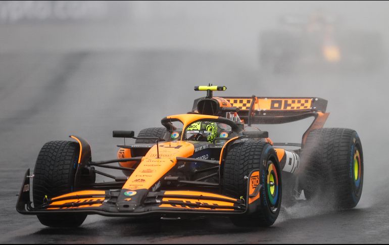 La lluvia volvió a dificultar la labor de los pilotos; enla clasificación para el Gran Premio de Brasil hubo varios incidentes y cinco banderas rojas. EFE/A. Coelho