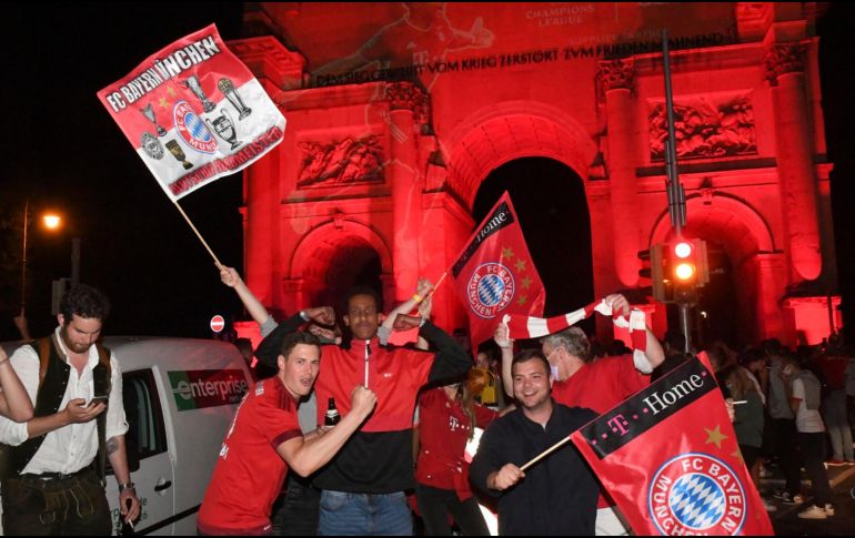 Aficionados del Bayern Múnich en Alemania celebrando la victoria del club. ARCHIVO / AP Foto