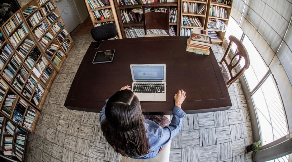 El fortalecimiento de UDGPlus permitirá abrirle nuevas puertas al alumnado que busque la educación en formato no presencial. EL INFORMADOR/Archivo