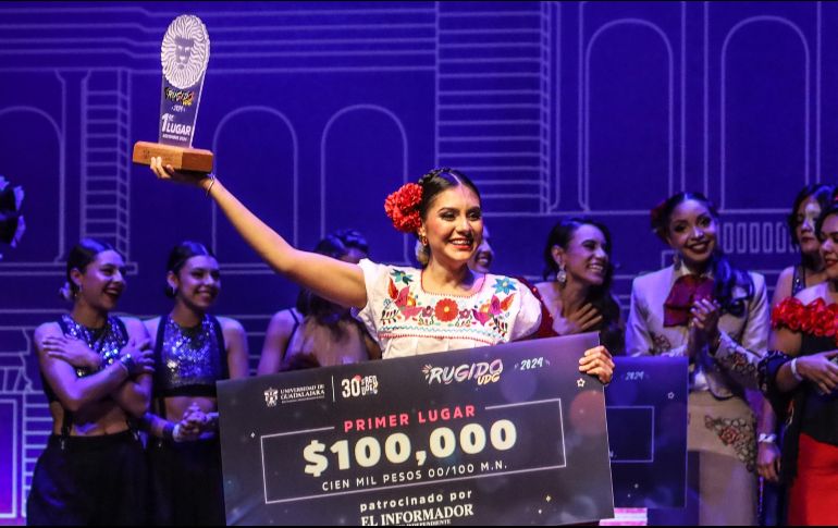 La joven de 24 años de edad también recibió un premio económico de 100 mil pesos. EL INFORMADOR/A.NAVARRO