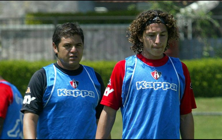 Daniel Guzmán y Andrés Guardado, durante un entrenamiento del Atlas en el primer semestre de 2006. EL INFORMADOR/Archivo