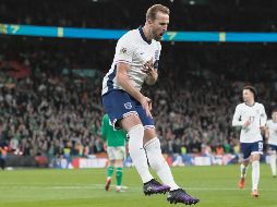 Harry Kane llegó a 69 goles con la Selección inglesa después de marcar uno ayer. EFE