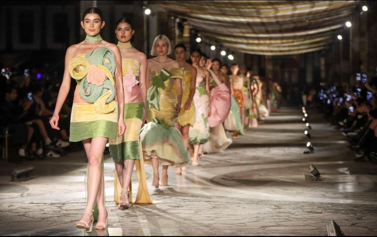 ======Pie de Foto (3676545)============ Looks. Colección “Entretejidos” primavera-verano 2025 del destacado diseñador jalisciense. EL INFORMADOR/H. Figueroa