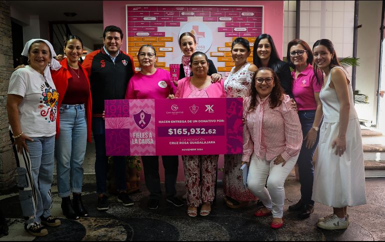 El cheque fue entregado por el Presidente Ejecutivo de Atlas, Aníbal Fajer Alonso, en un acto realizado en las instalaciones de Cruz Rosa. CORTESÍA/ ATLAS FC.