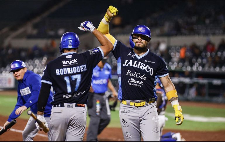 En la séptima entrada Tirso Ornelas pegó jonrón por el jardín derecho y marcó la carrera de la diferencia. CORTESÍA/Charros de Jalisco