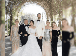 Sofía Castro luce vestido de Oscar de la Renta durante su boda. INSTAGRAM / @quiencom