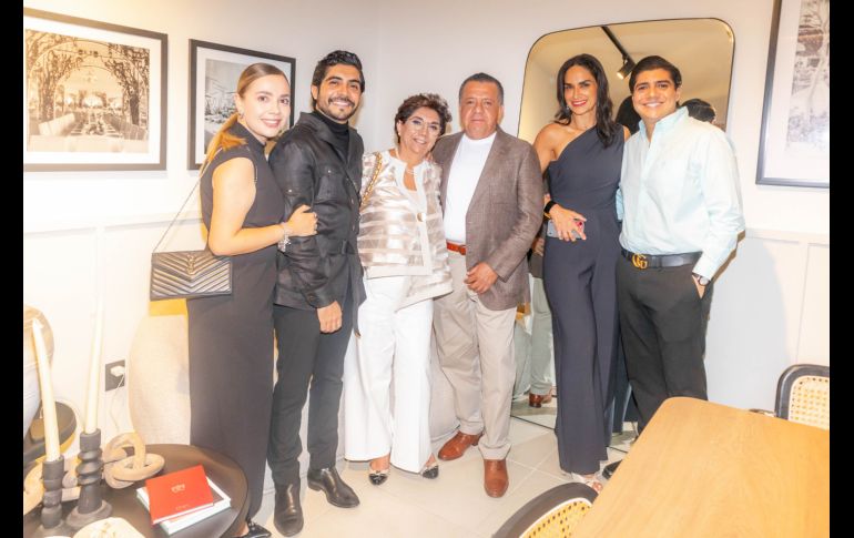 Mónica Rodríguez, Gonzalo Barrera, Soledad Cerda, Jorge Barrera, Leonora Flores y Jorge Barrera Jr. GENTE BIEN JALISCO / J. Soltero