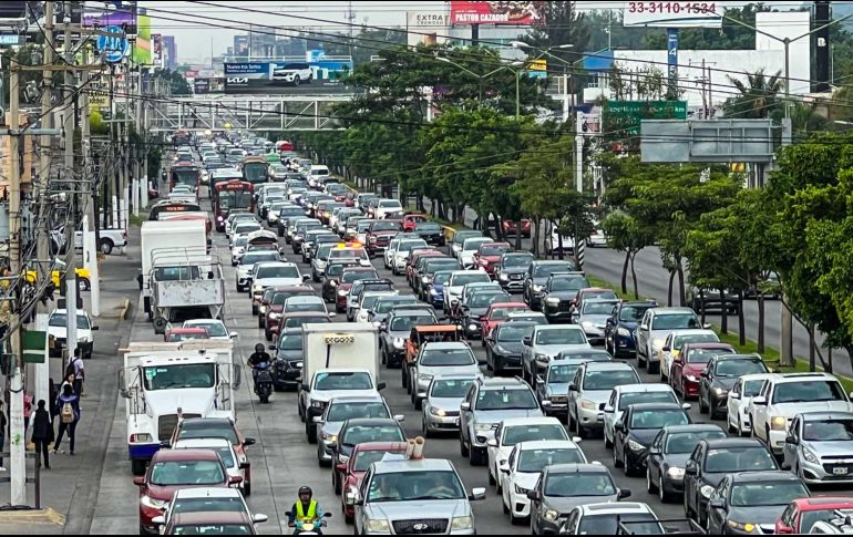 El Colegio de Ingenieros Civiles del Estado de Jalisco hizo un llamado a atender el urgente problema vial de la avenida López Mateos y propuso un viaducto para agilizar el tráfico. EL INFORMADOR / ARCHIVO