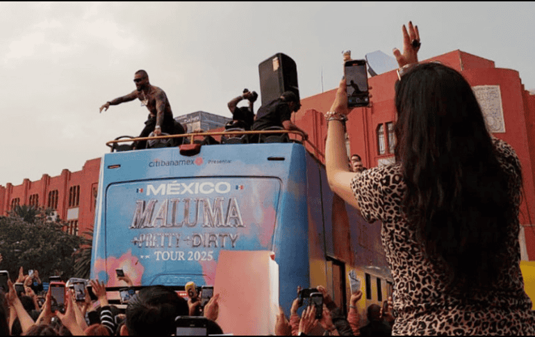 El cantante Maluma se presenta en la explanada del Monumento a la Revolución, en la Ciudad de México. SUN/Sughey Baños
