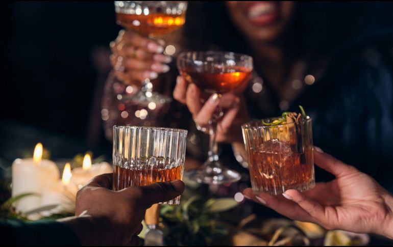 Una de las estrategias más efectivas es tener una alimentación balanceada y realizar actividad física en estas fiestas decembrinas. ESPECIAL/ Foto de OurWhisky Foundation en Unsplash