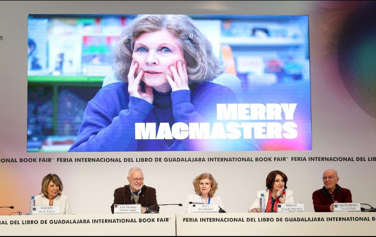 Durante el homenaje, MacMasters compartió su asombro y gratitud ante el reconocimiento. EL INFORMADOR/ H. FIGUEROA.