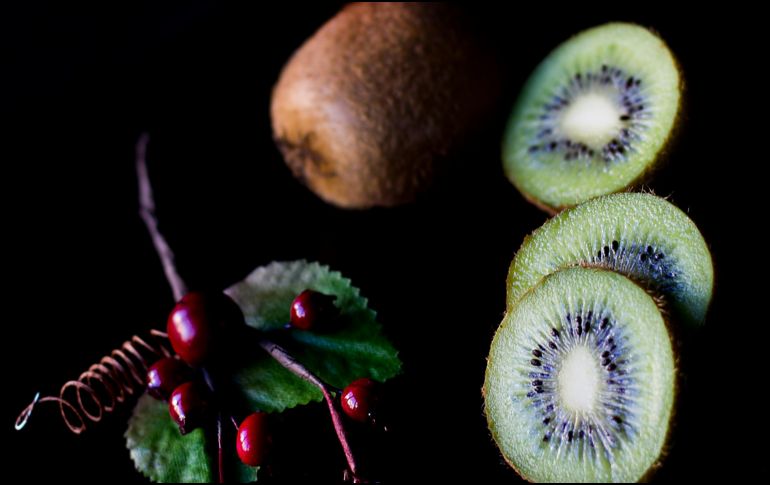 Acompañar esta alimentación con actividad física regular y buenos hábitos es clave para la salud. UNSPLASH / R. Sorge