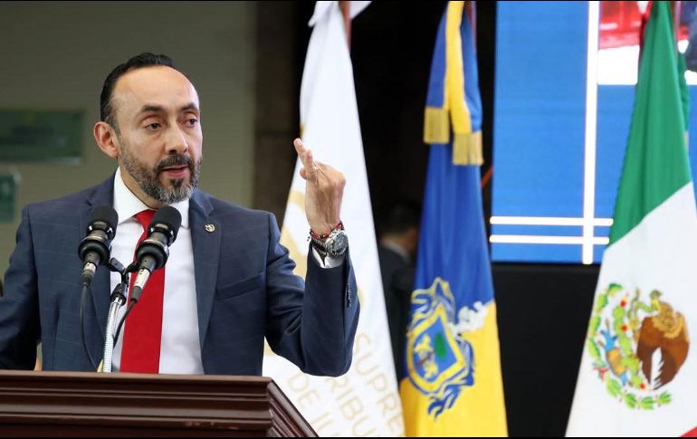 Álvarez Pulido es licenciado en Derecho por la Universidad de Guadalajara y cuenta con una maestría en Derecho con orientación en Amparo y Derecho Constitucional por la UdeG. FACEBOOK