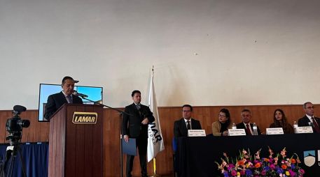 Víctor Manuel Chávez Ogazón recibió el Premio a la Trayectoria Periodística “El Despertador Americano”. CORTESÍA.