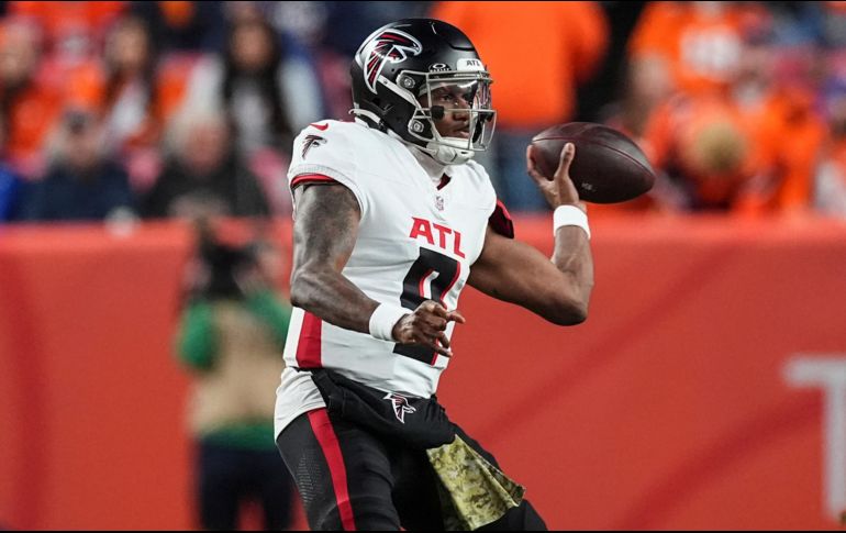 Michael Penix tendrá su primera titularidad en la NFL ante los Giants de Nueva York. AP/D. Zalubowski