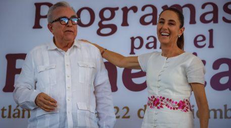 Durante su discurso, el gobernador de Sinaloa aprovechó para dar bienvenida a Sinaloa a Claudia Sheinbaum y exaltó a la mandataria a quien definió como 