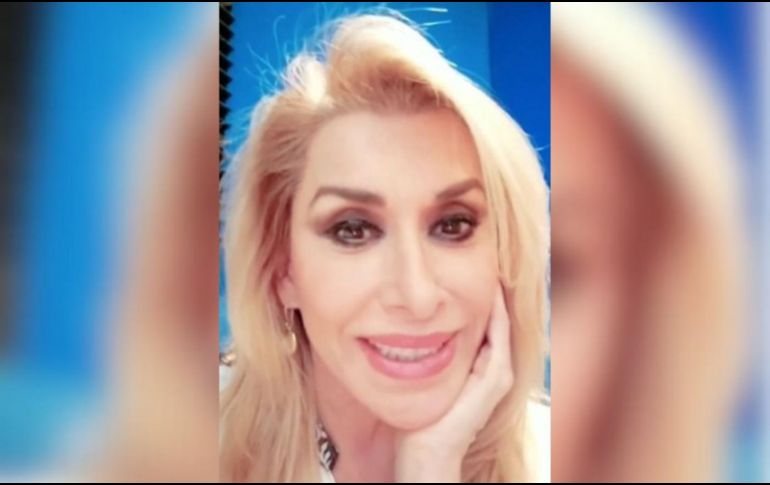 Dulce se convirtió en una de las voces más emblemáticas de la balada romántica en México. ESPECIAL / Instagram / dulcelacantante