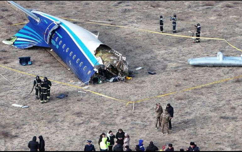 Tras la tragedia del pasado miércoles que se estrelló en Kazajistán, se encontraron cajas negras de pasajeros de las Aerolíneas de Azerbaiyán (AZAL). ARCHIVO/EFE