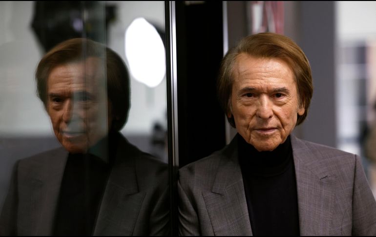 Tras ser internado, se suspendieron los dos conciertos que Raphael iba a ofrecer en el WiZink Center de Madrid la semana pasada, y hoy su oficina de representación informó de la cancelación del fin de la gira Victoria 2025. EFE / ARCHIVO