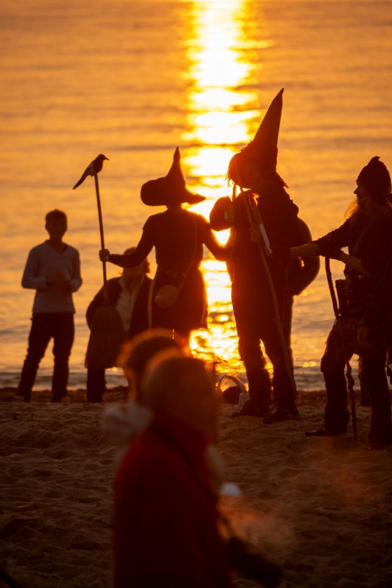 En Edimburgo, Escocia, miles de personas se zambullen en el río Forth como parte de la tradición del Loony Dook.  PEXELS/ Michael Noel 