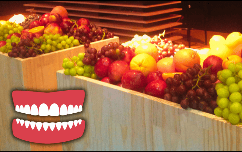 Si bien esta fruta es un excelente complemento para mantener las encías saludables, no sustituyen una buena rutina de higiene bucal. NTX / ARCHIVO