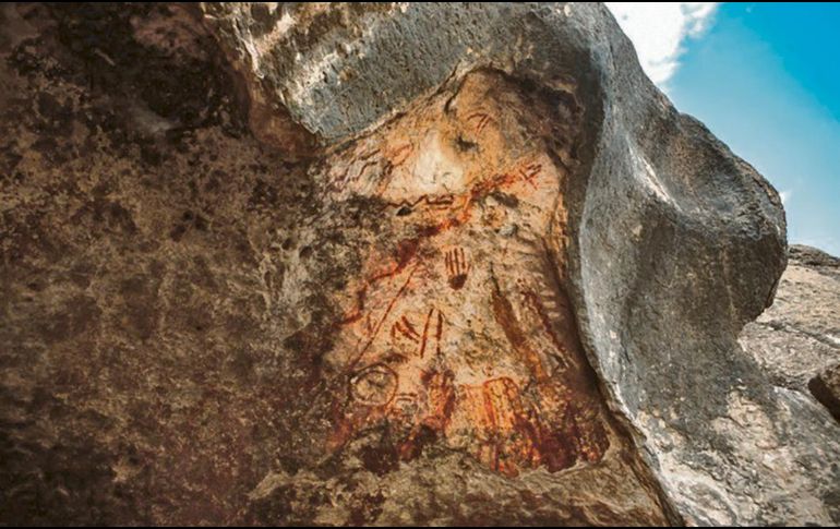 Se removió la figura de una mano que pertenecía a un panel con más de 150 motivos, creados entre cinco mil y 500 años antes del presente. CORTESÍA/ INAH