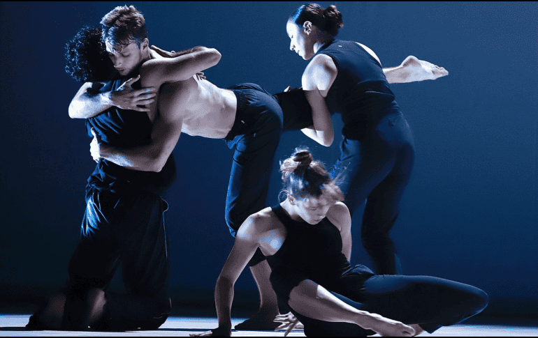 La danza contemporánea es un estilo de baile que busca expresar ideas, sentimientos y emociones a través del cuerpo, sin estar limitado por estructuras o técnicas estrictas. EL UNIVERSAL