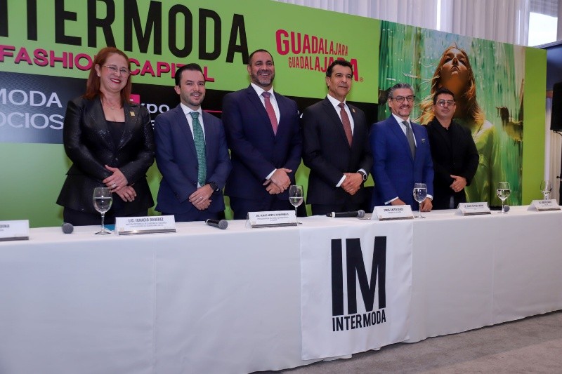Claudia Medina, Ignacio Ramírez, Álvaro Azpeitia, Jorge Castellanos, Daniel de Paul y Adolfo Chávez. GENTE BIEN • CLAUDIO JIMENO.&nbsp;