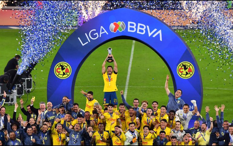Casi un mes después de hacer historia en el futbol mexicano al conquistar el primer tricampeonato de la Liga MX en torneos cortos, el Club América confirmó que celebrará este logro junto a su afición. IMAGO7 / ARCHIVO