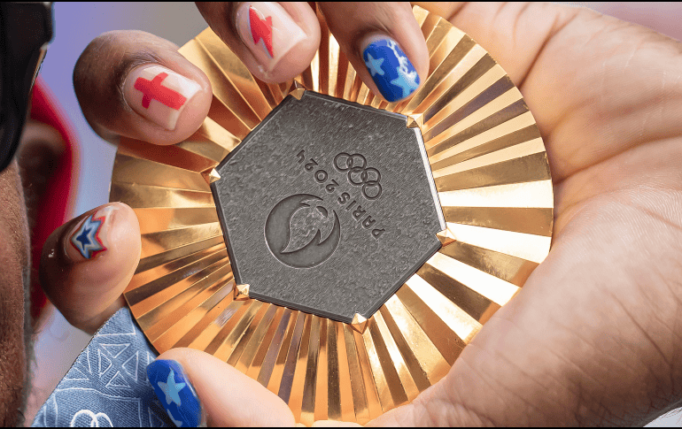 El proceso de reemplazo de las medallas de París 2024 comenzará en las próximas semanas y la Casa de la Moneda francesa está trabajando con los organizadores para entender las circunstancias y la causa de cualquier daño. AP / ARCHIVO
