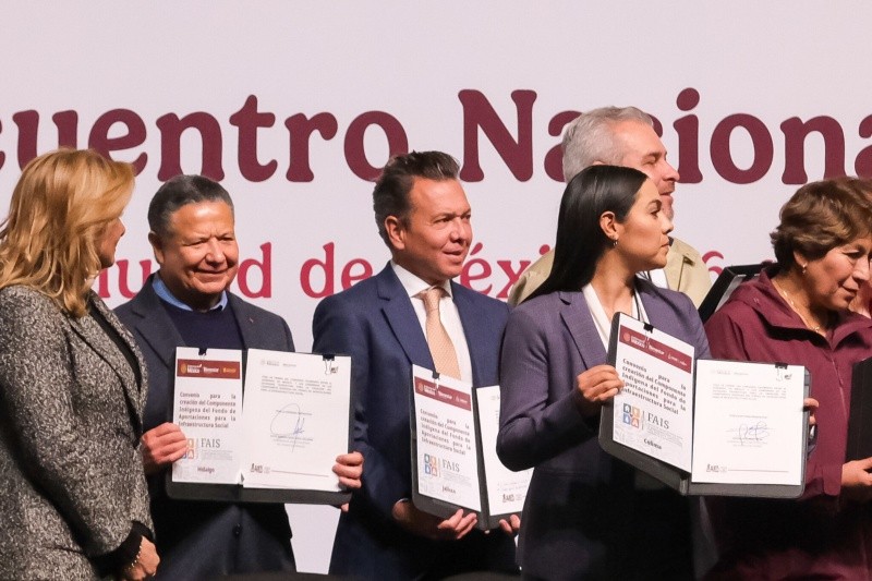 Lemus Navarro tuvo la oportunidad de convivir con alcaldes y alcaldesas de Jalisco. CORTESÍA.&nbsp;