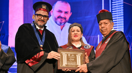 Esta es la segunda ocasión en la que Villanueva recibe el título de Doctor “Honoris Causa”. ESPECIAL/UNIVERSIDAD DE GUADALAJARA