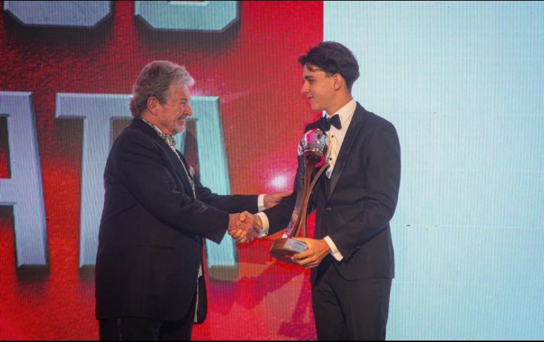 Este reconocimiento se entregó durante la tradicional Gala de Cascos de Plata organizada por la Federación Mexicana de Automovilismo Deportivo A. C. (FEMADAC). CORTESÍA.