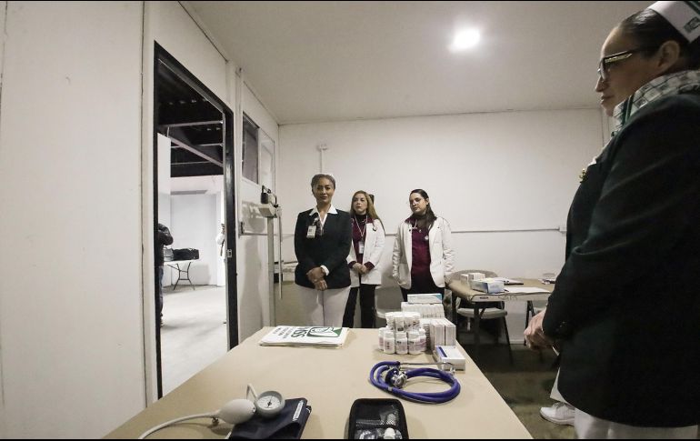 El albergue fue habilitado en un espacio dentro de la plaza comercial Flamingos, situada a unos 15 kilómetros del puerto fronterizo de San Ysidro. EFE/ J. Terríquez