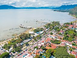 Así luce actualmente el Lago de Chapala; es un escenario mucho mejor al que registraba en estas fechas del año pasado. Sin embargo, los expertos advierten que debe hacerse un uso racional del agua para evitar que vuelan los tandeos durante el estiaje. EL INFORMADOR/ A. Navarro