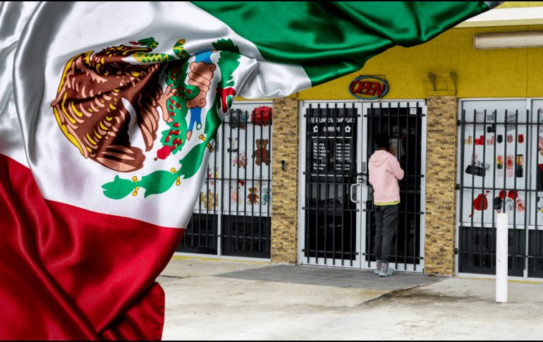 En varios comercios hispanos colgaron letreros que informaban del cierre para sumarse al “Día sin inmigrantes” y en solidaridad con esta comunidad. EFE / C. O'Hare
