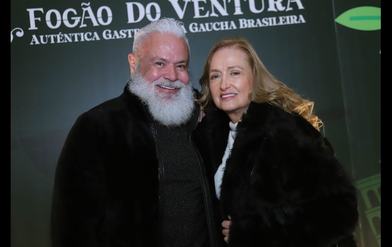 Enrique Flores y Magui Cervantes. GENTE BIEN JALISCO / C. Jimeno