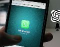OpenAI anunció el lanzamiento de tres nuevas actualizaciones para ChatGPT en WhatsApp. ESPECIAL / Pexels y Canva