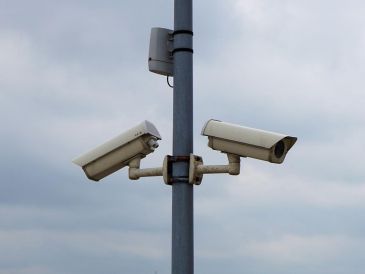 El sistema de Reconocimiento de Placas (LPR) ha sido clave no solo en la recuperación de vehículos, sino también en las investigaciones realizadas por autoridades locales, estatales y federales. Pixabay.