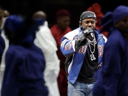 El calzado de Kendrick Lamar llamó la atención del público. EFE/E. LESSER