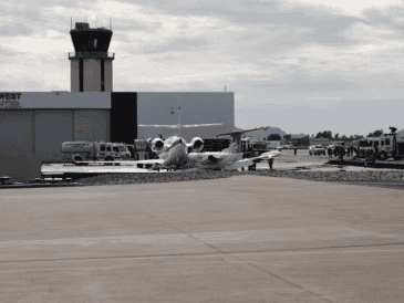 Este aeropuerto es un destino frecuentado por jets que llegan y salen de la zona de Phoenix. AP