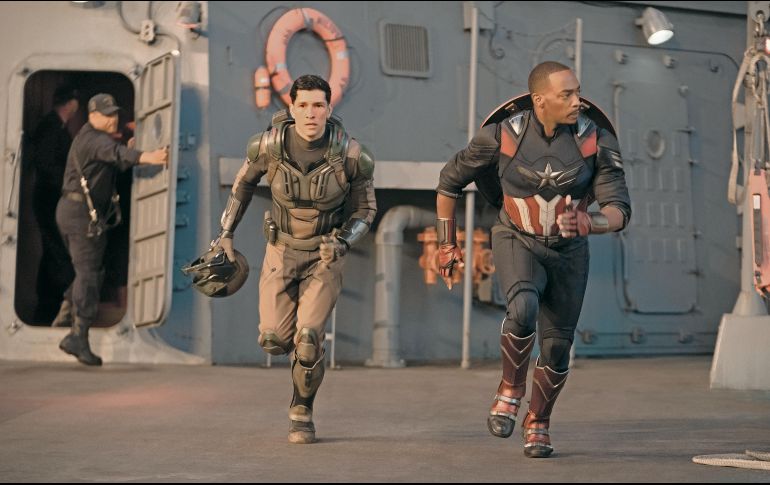 El nuevo “Falcon” corre junto a “Sam Wilson”, quien ahora es el “Capitán América”. CORTESÍA