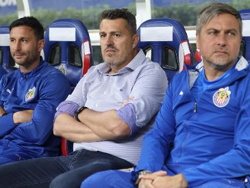 El director técnico de Chivas, Óscar García, afirmó que no puede elegir un solo torneo, por lo que optará por competir tanto en la Liga MX como en la Copa de Campeones de la Concacaf. IMAGO7