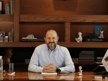 De acuerdo con el Ranking Nacional de Rectores de las Universidades Públicas, Ricardo Villanueva fue reconocido como el Rector Mejor Evaluado en México en 2023. ESPECIAL/UdeG