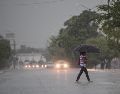 Las lluvias de más intensidad podrían venir con descargas eléctricas; generar encharcamientos, deslaves e inundaciones en zonas bajas. EFE / ARCHIVO