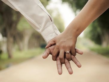 Este periodo ayuda a conocer mejor la dinámica de la relación y prevenir posibles incompatibilidades. ESPECIAL / CANVA