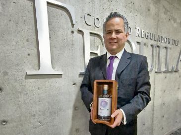 Santiago Nieto. El titular del IMPI afirma que la Federación trabajará para evitar que fluyan más medicamentos y alcohol piratas. EL INFORMADOR/J. Velazco