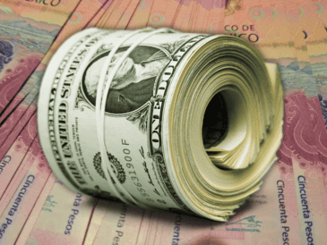 Hoy, la mejor opción en la compra del dólar -en este momento de la mañana (a las 07:30 horas)- es en Citibanamex y la venta, en Banco Azteca. EL INFORMADOR / O. Álvarez